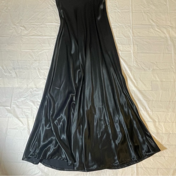 Exclusively Gantos,long maxi evening dress,velvet upper section. - Picture 8 of 10